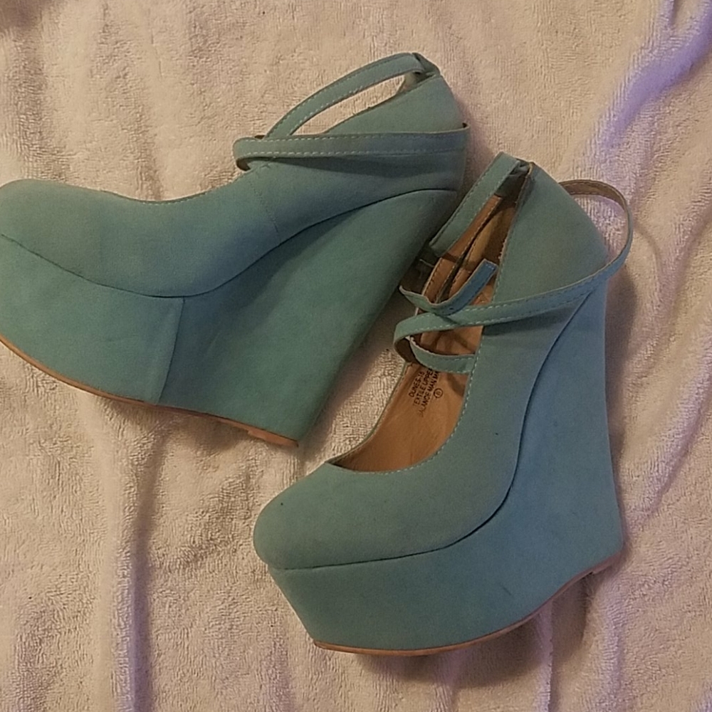 Womens 8. Teal Wedges
